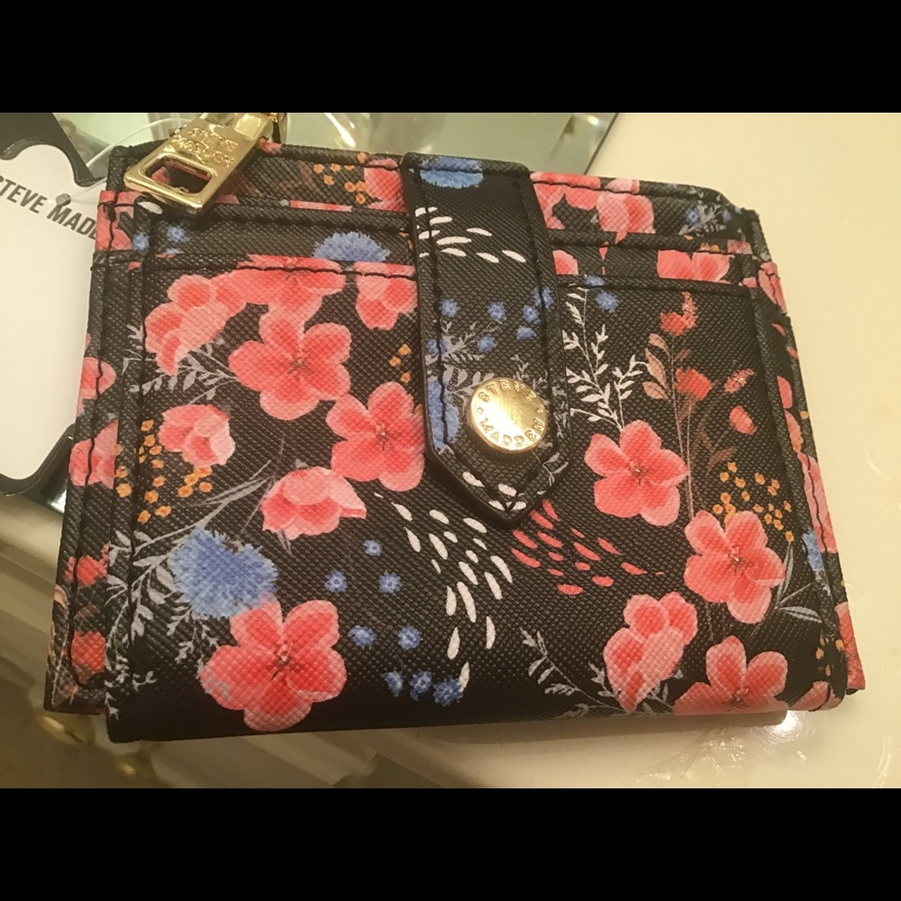 Beautiful floral Steve Madden wallet